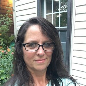 Meet your Posher, Lenea